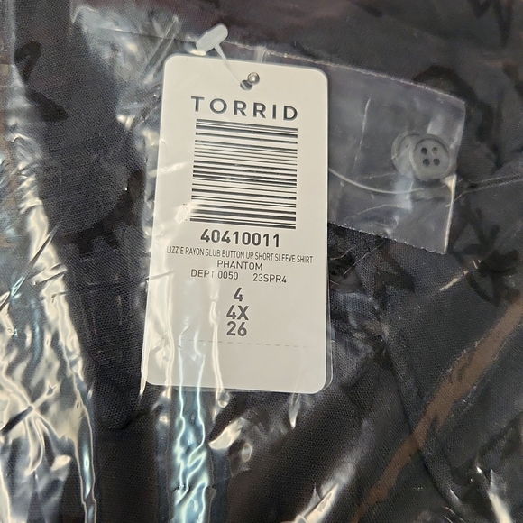 ❤️NWT VINTAGE TORRID BLOUSE - SKULL HEART BOLT PRINT - LIZZIE - BUTTON FRONT - Picture 8 of 15